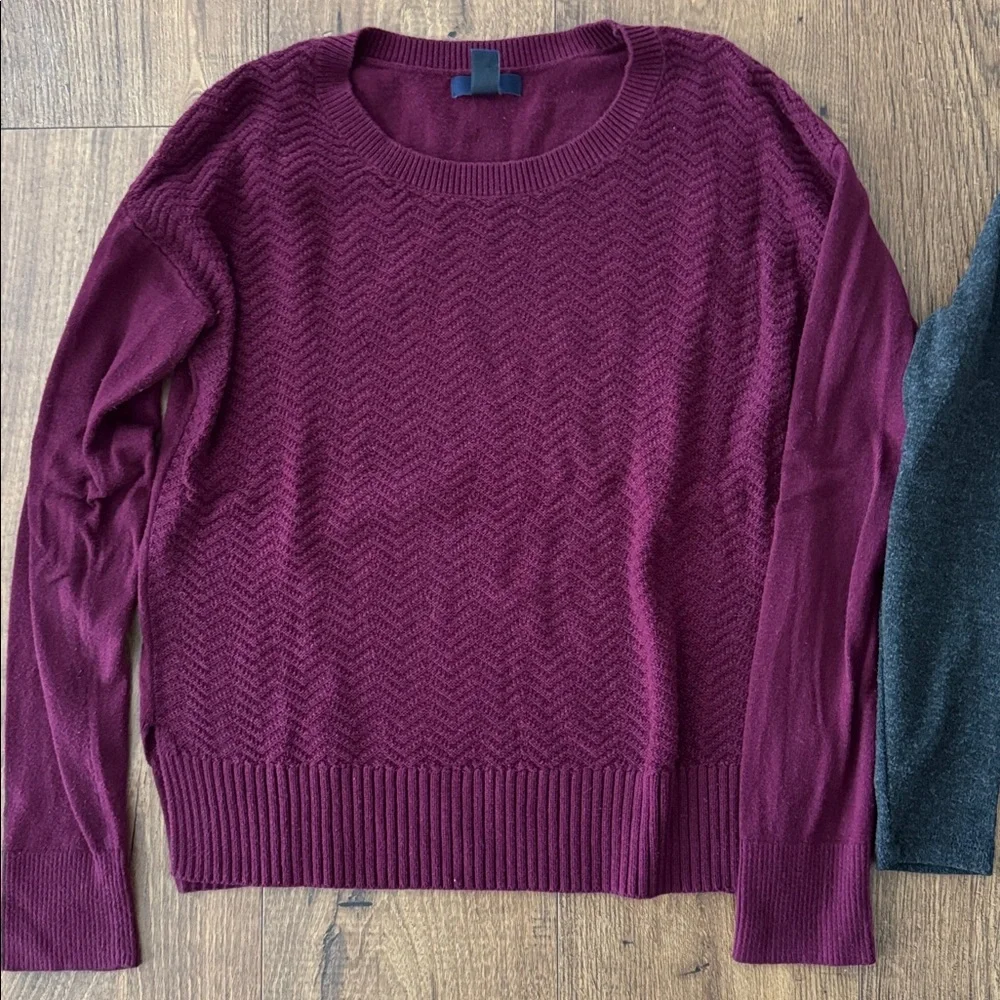Bundle of 2 women’s sweaters, size small, Gap, American Eagle